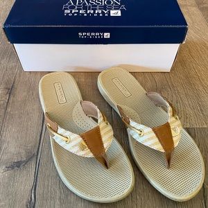 Women’s Sperry Seafish Tan/Gold Stripes sandals. Size 5.5